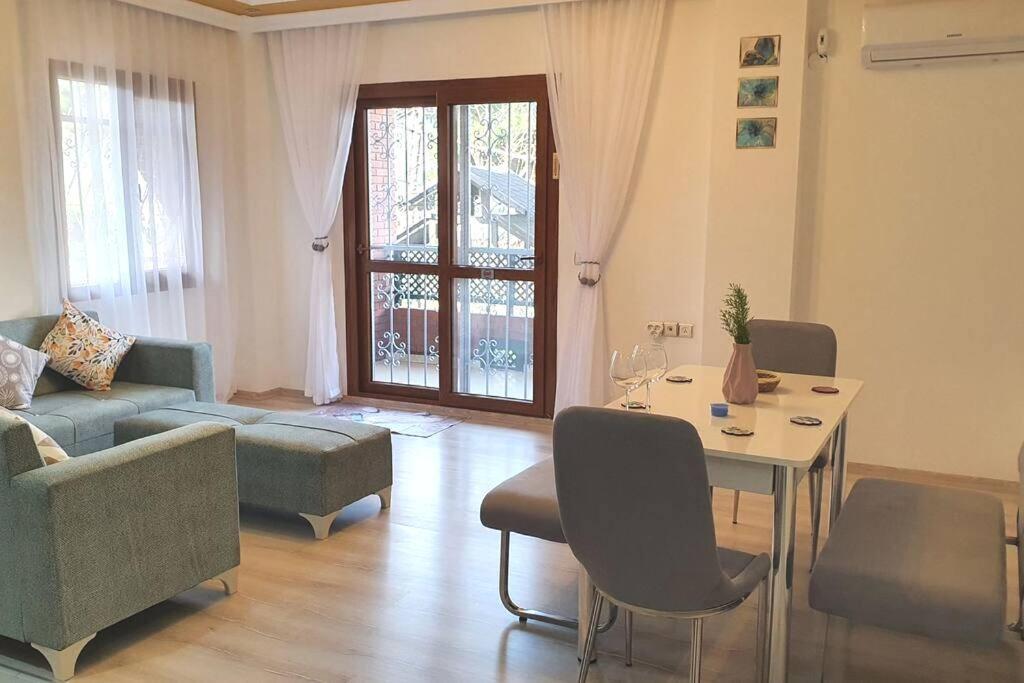 2+1 Apartm With Garden + Balcony , At Ladies Beach Kusadası Extérieur photo
