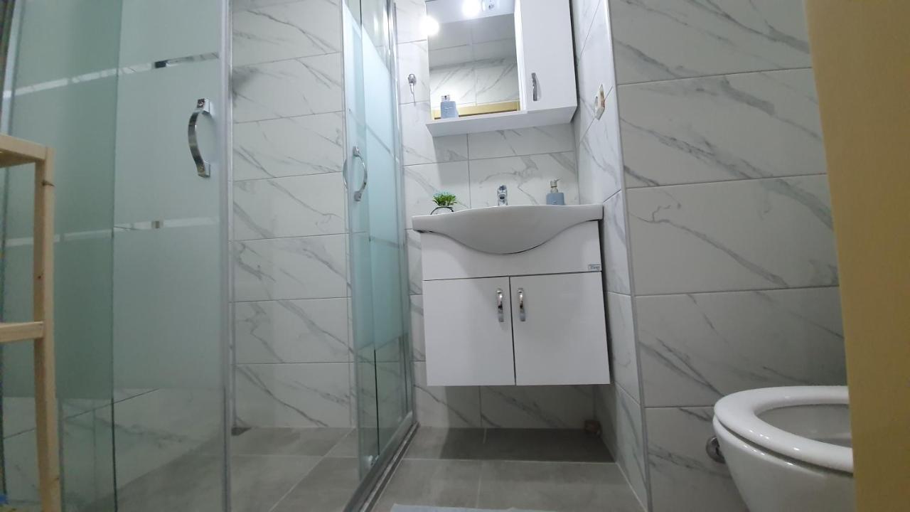 2+1 Apartm With Garden + Balcony , At Ladies Beach Kusadası Extérieur photo
